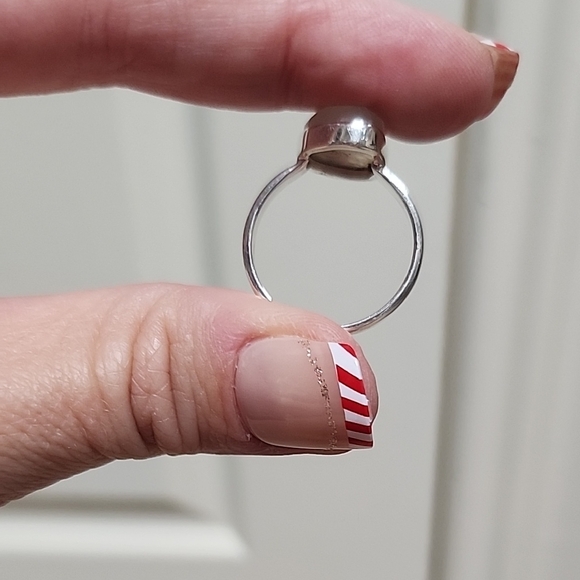 Elegant Silver Moonstone Ring - Picture 3 of 5